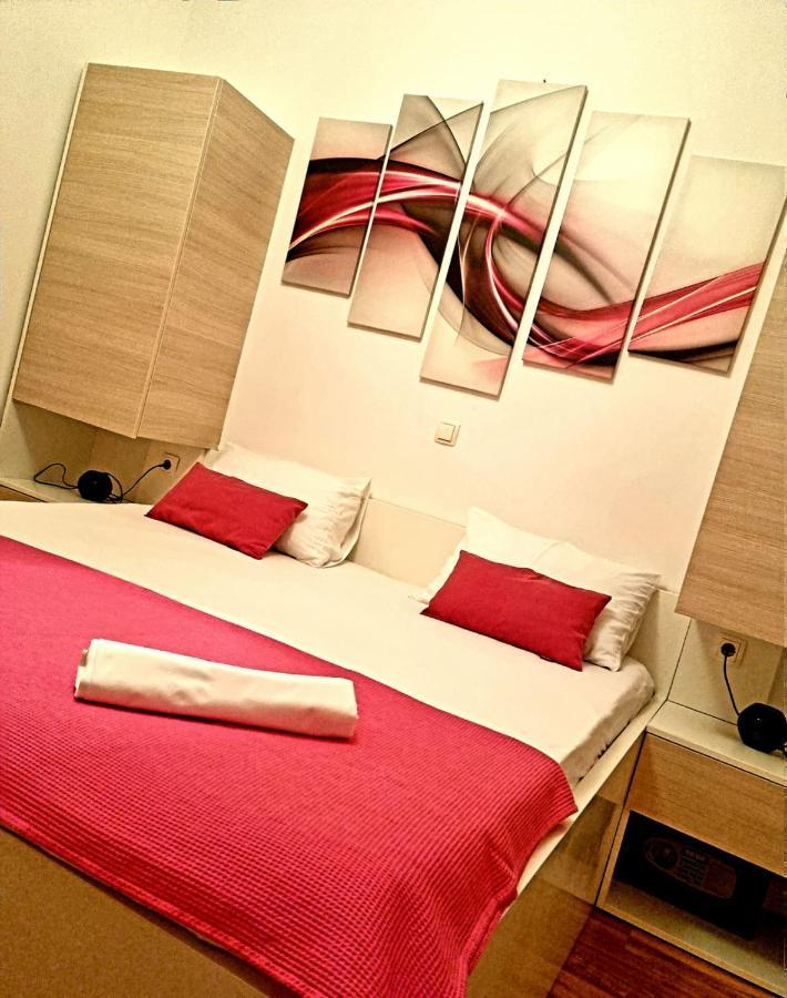 Apartman Relax Apartment Марина Екстериор снимка