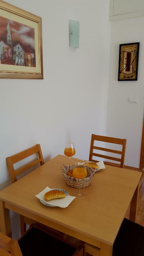 Apartman Relax Apartment Марина Екстериор снимка