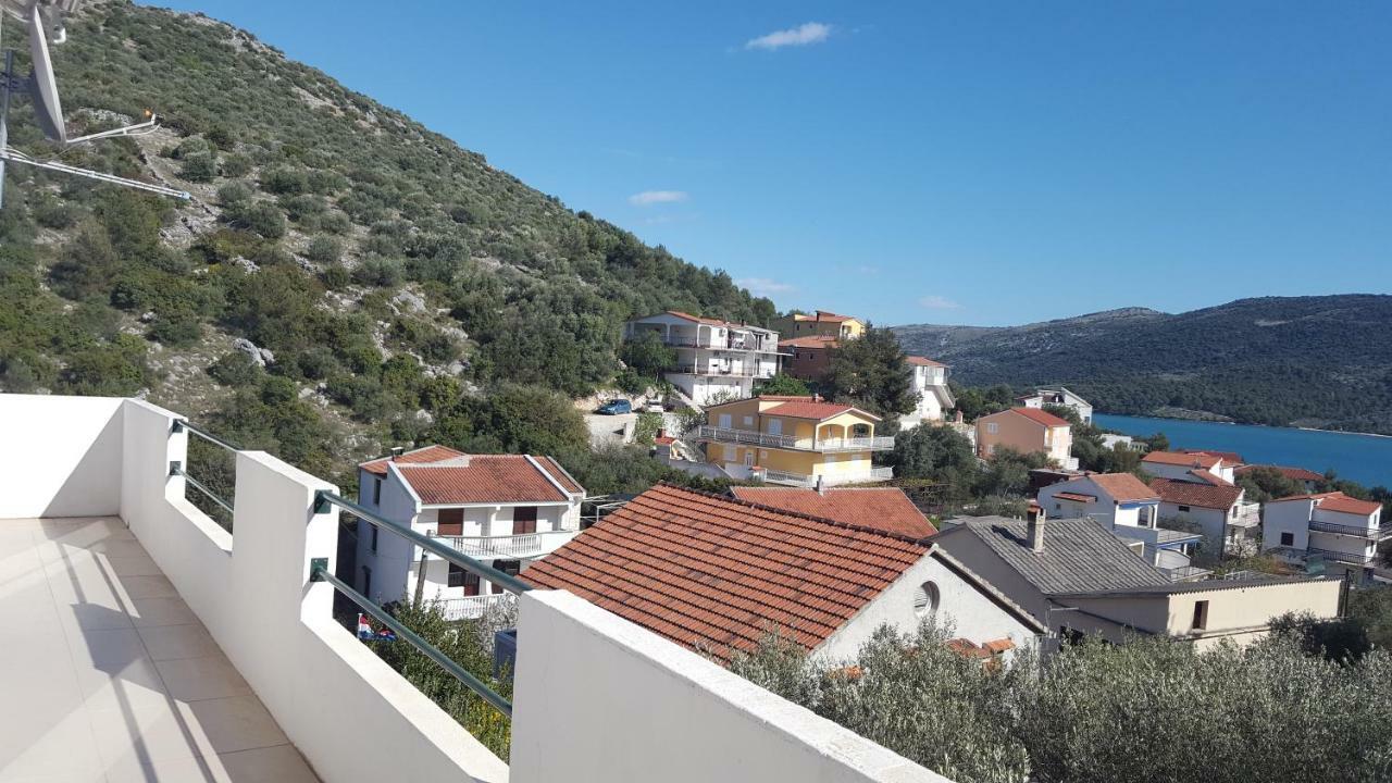 Apartman Relax Apartment Марина Екстериор снимка