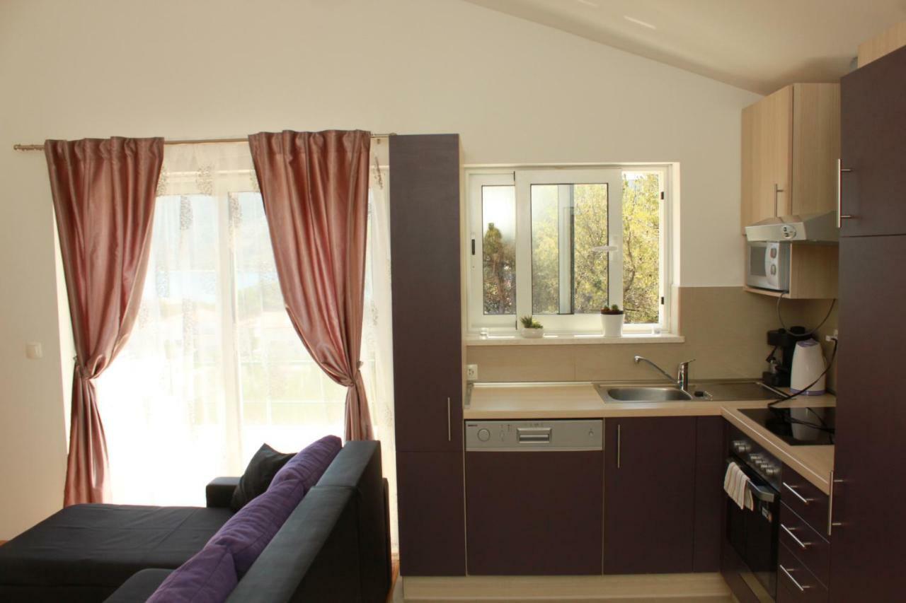 Apartman Relax Apartment Марина Екстериор снимка