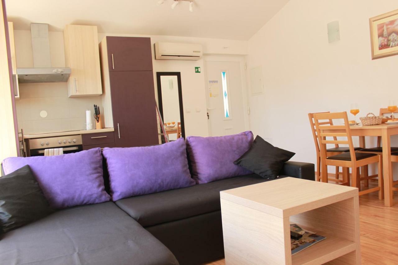 Apartman Relax Apartment Марина Екстериор снимка