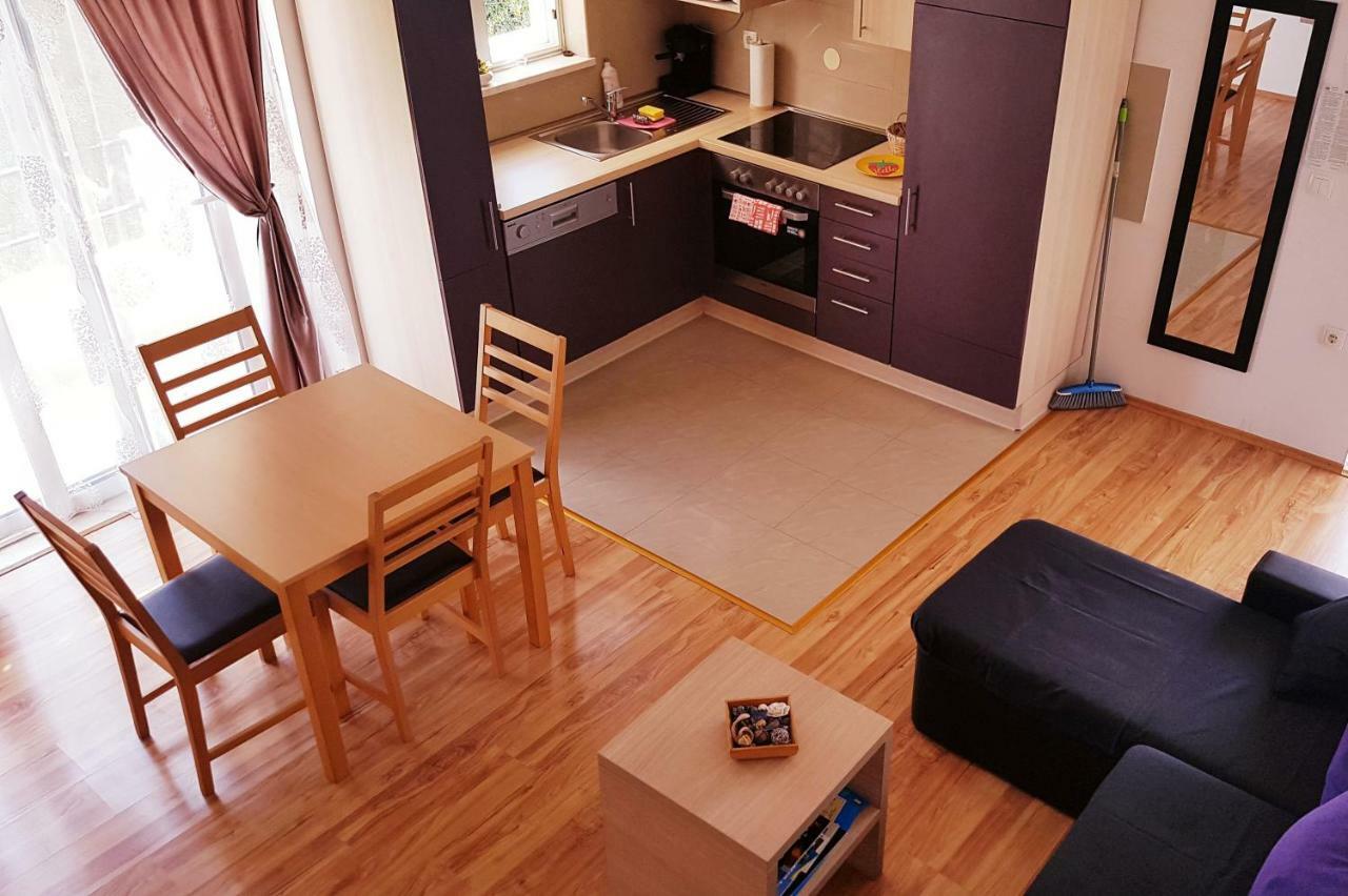 Apartman Relax Apartment Марина Екстериор снимка